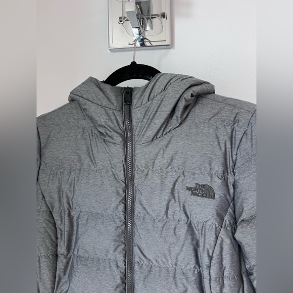 The North Face Women's Charcoal Puffer Jacket - Picture 3 of 14